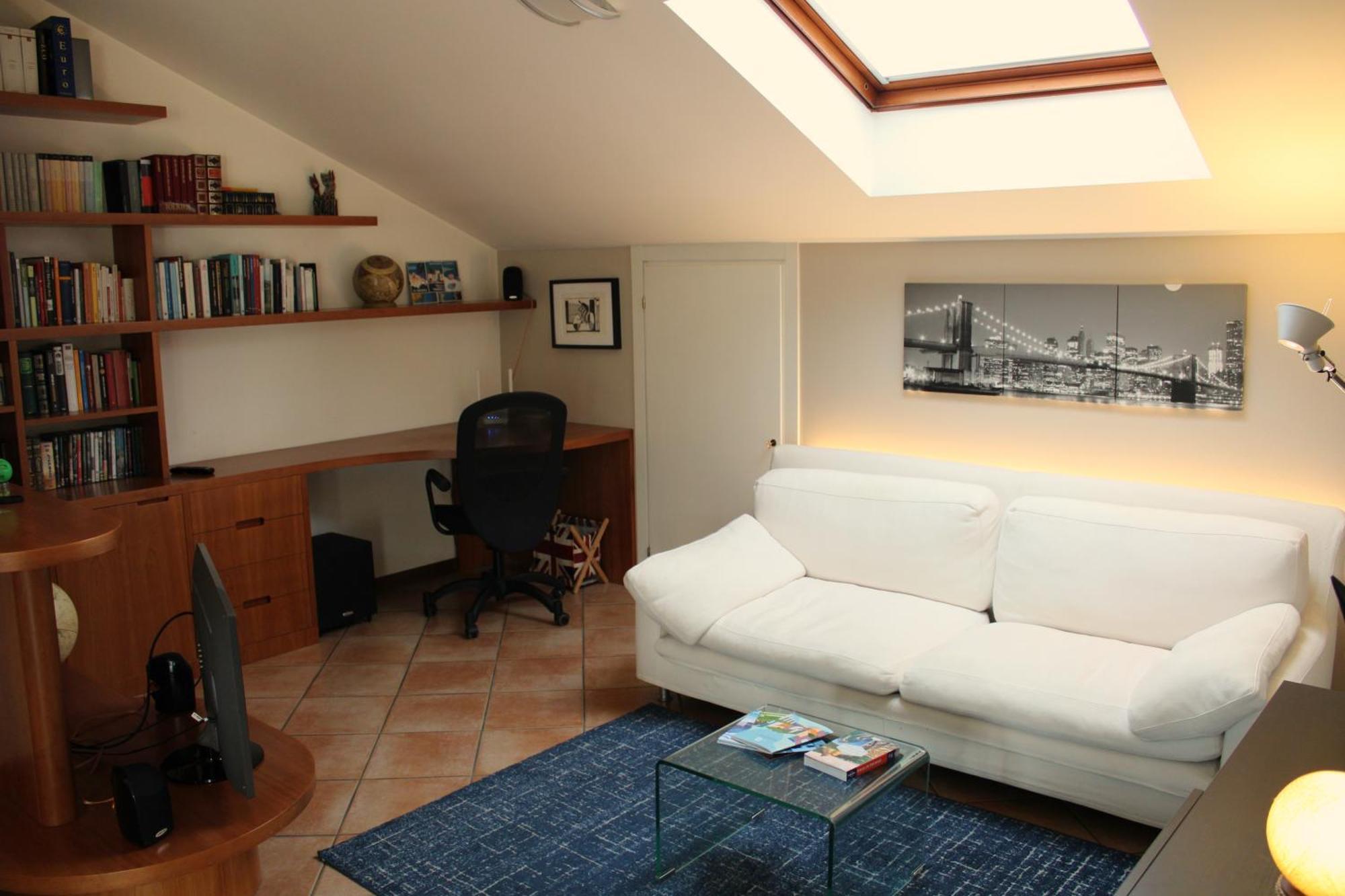 Bright Penthouse Close To Center With Terrace And Lake View Lecco Esterno foto